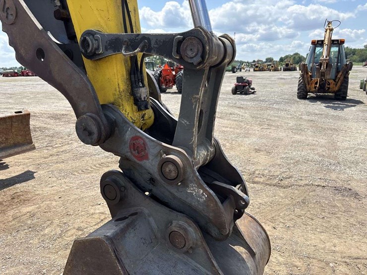 2019-wacker-neuson-et145-image-16