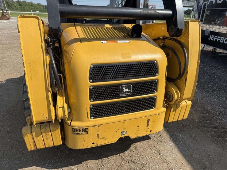 john-deere-250-image-9