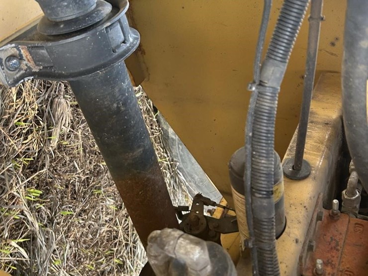 2015-caterpillar-910k-image-50