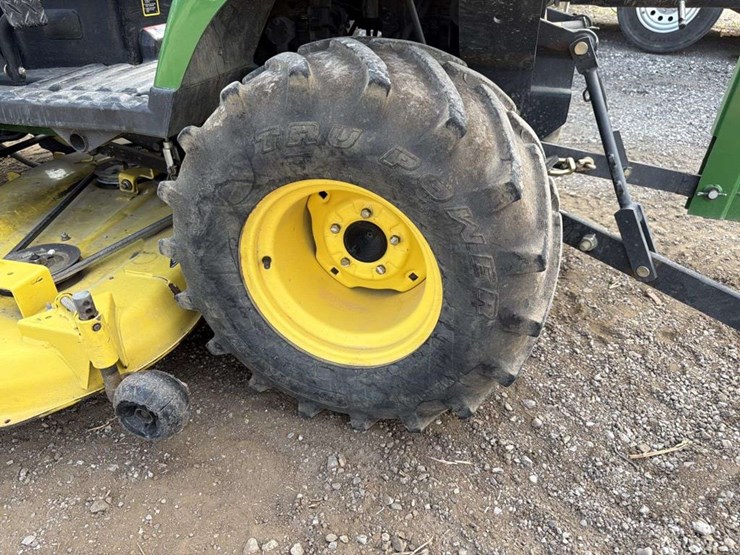 john-deere-2210-image-10