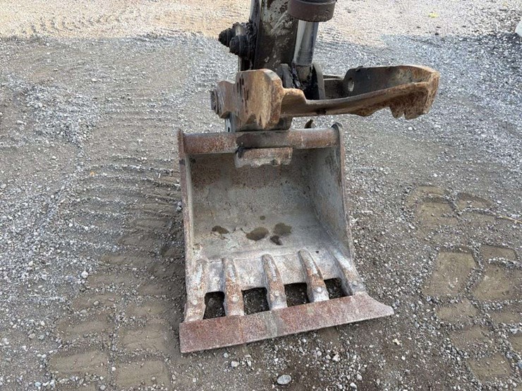 takeuchi-tb135-image-9