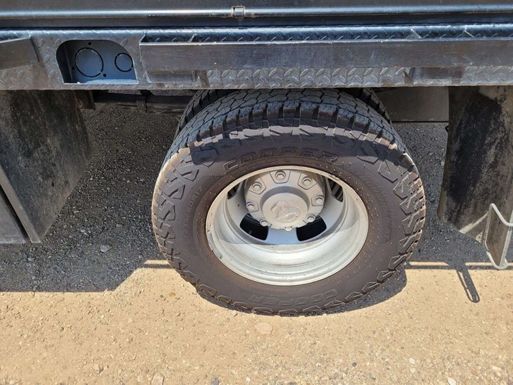 2019-dodge-3500-image-9