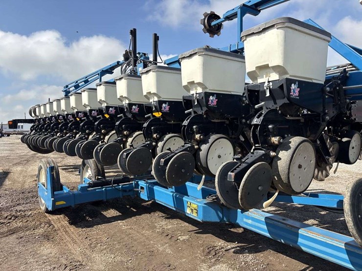 2007-kinze-3600-image-6