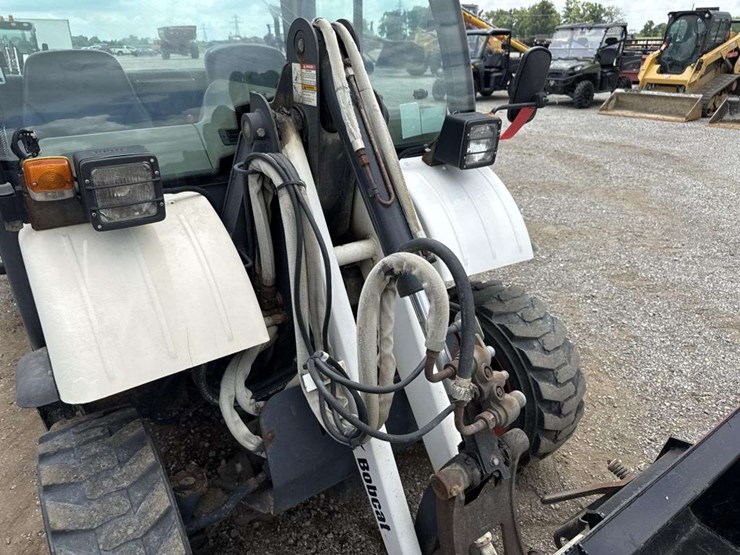2006-bobcat-5600-tool-cat-image-14