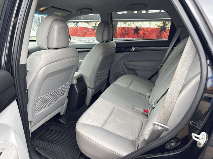 2011-kia-sorento-image-10