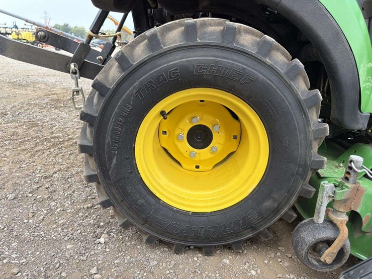 john-deere-1025r-image-11