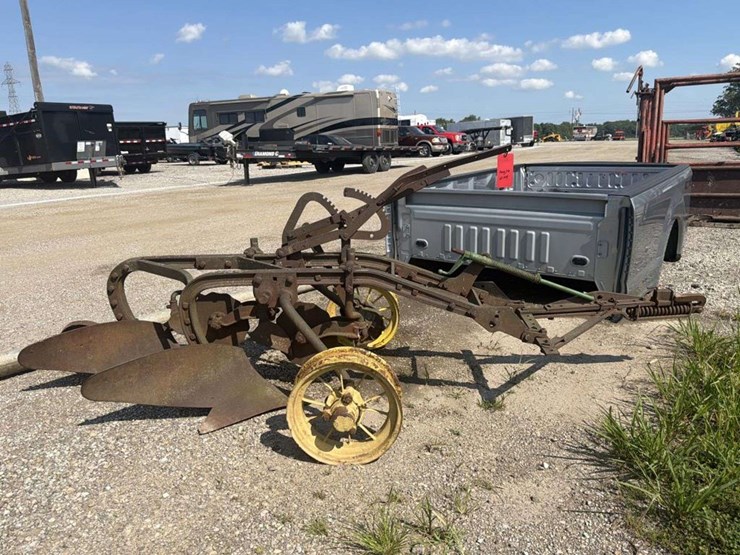 john-deere-2-image-1