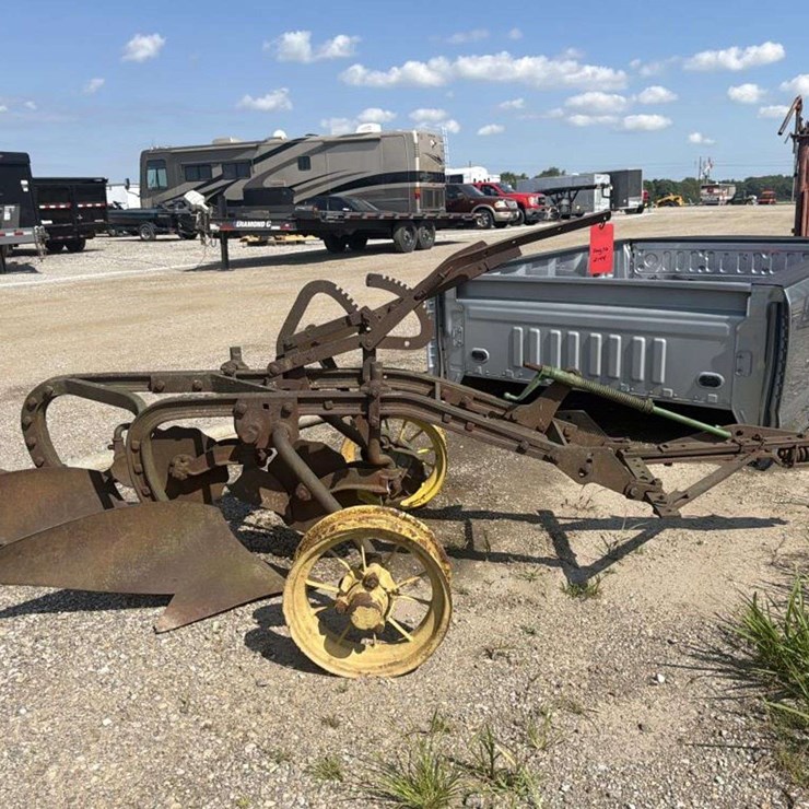 JOHN DEERE 2