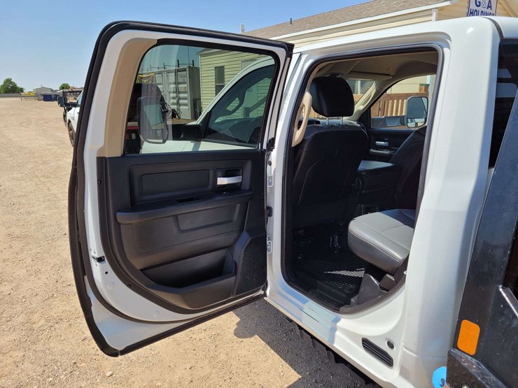2019-dodge-3500-image-12
