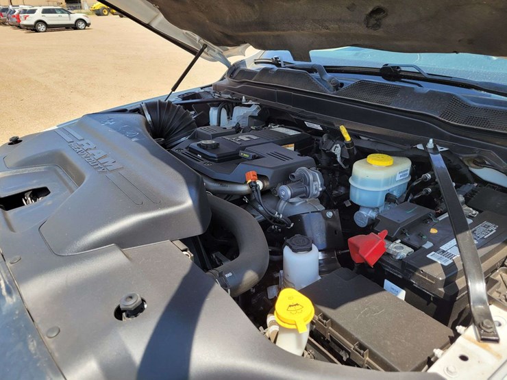 2019-dodge-3500-image-22