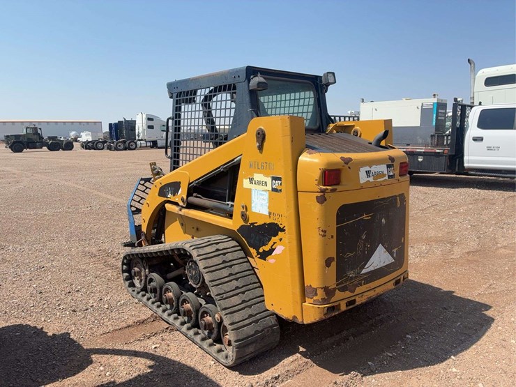 caterpillar-247b-image-4
