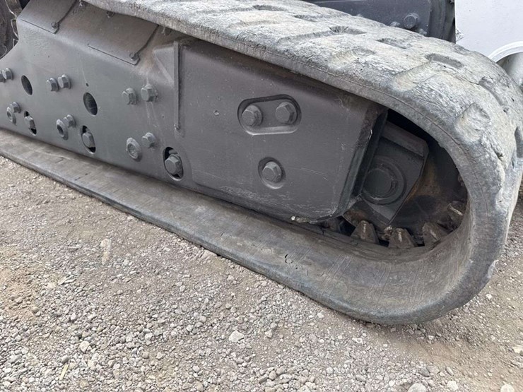 2016-bobcat-t870-image-14