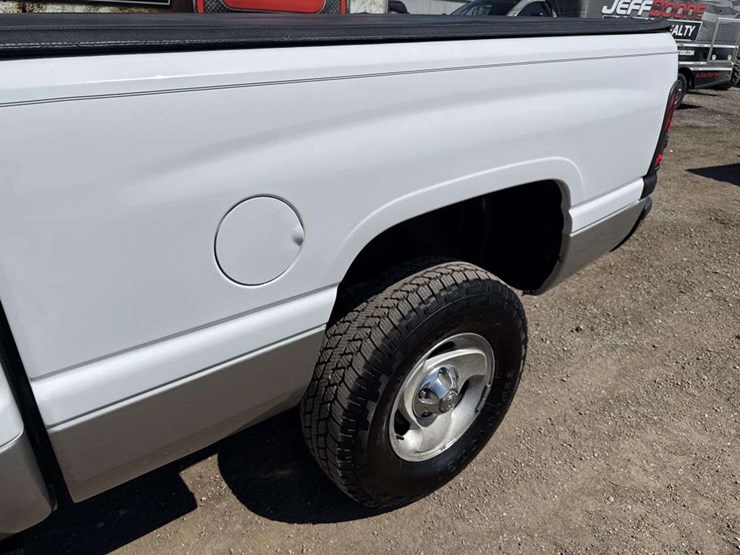 2001-dodge-ram-1500-image-12