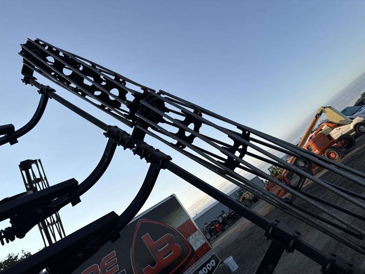 case-ih-330-image-15