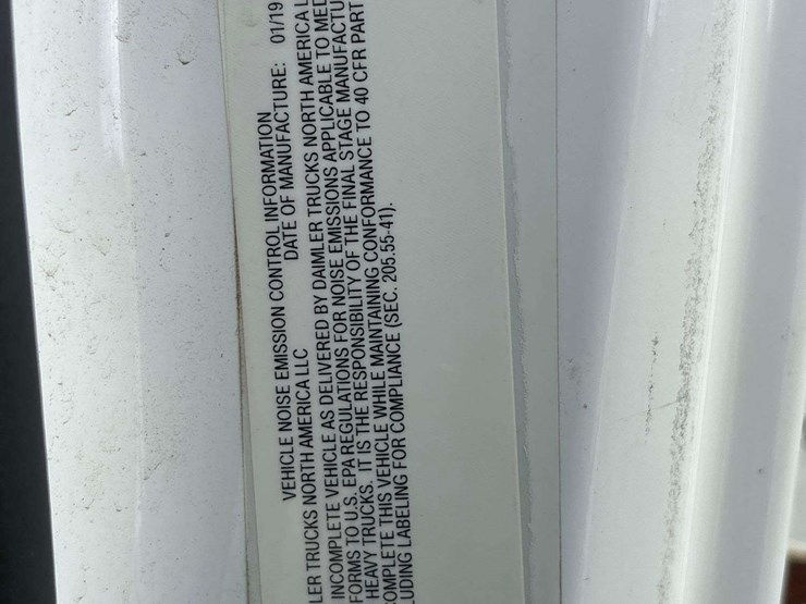 2020-freightliner-m2-106-image-8