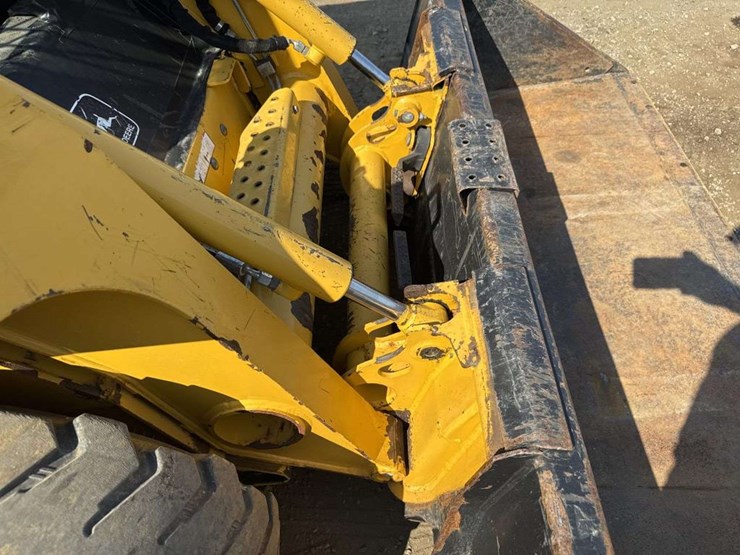 john-deere-250-image-13