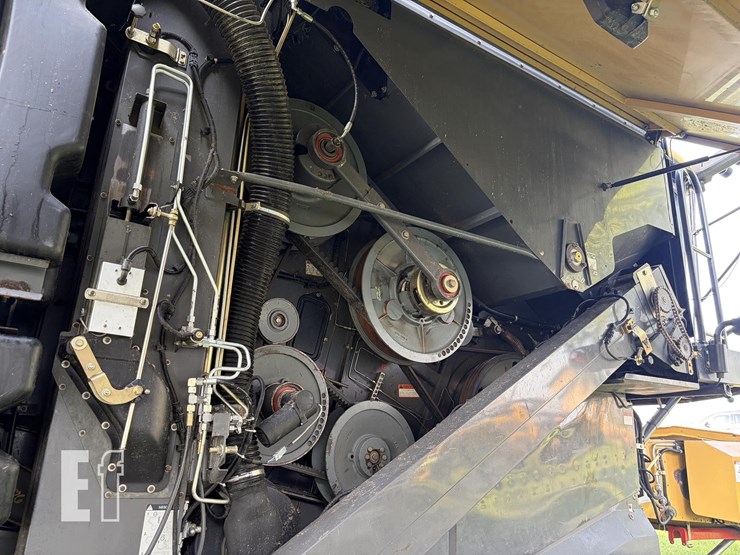 2011-claas-lexion-760-image-12