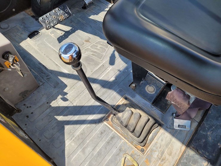 2009-jcb-930-image-15