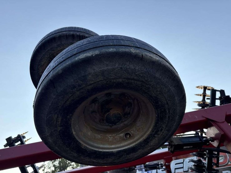 case-ih-330-image-12