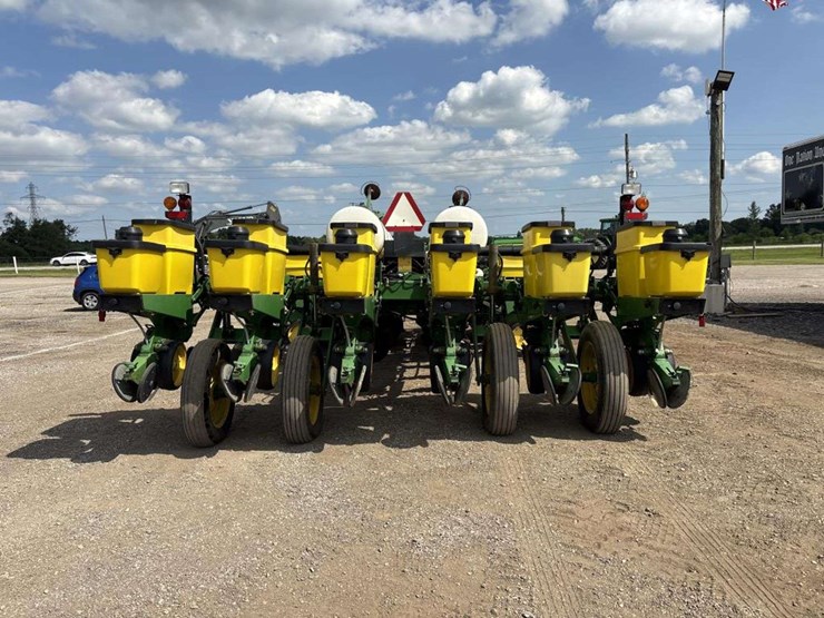 john-deere-7200-image-3