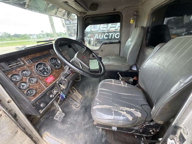 1998-kenworth-t300-image-18