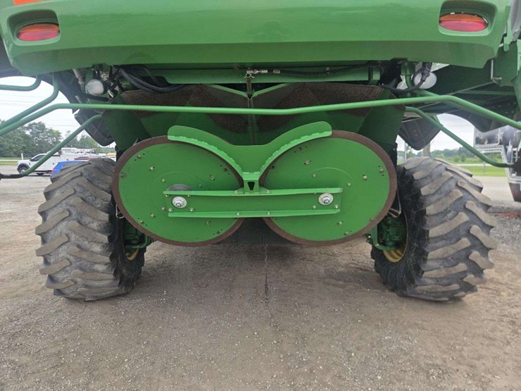 2013-john-deere-s660-image-16