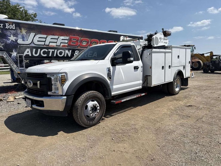 2019-ford-f550-image-1