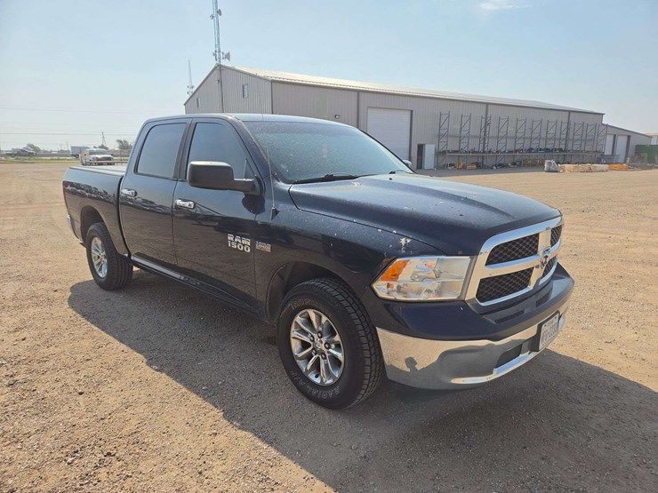 2014-ram-1500-slt-image-2