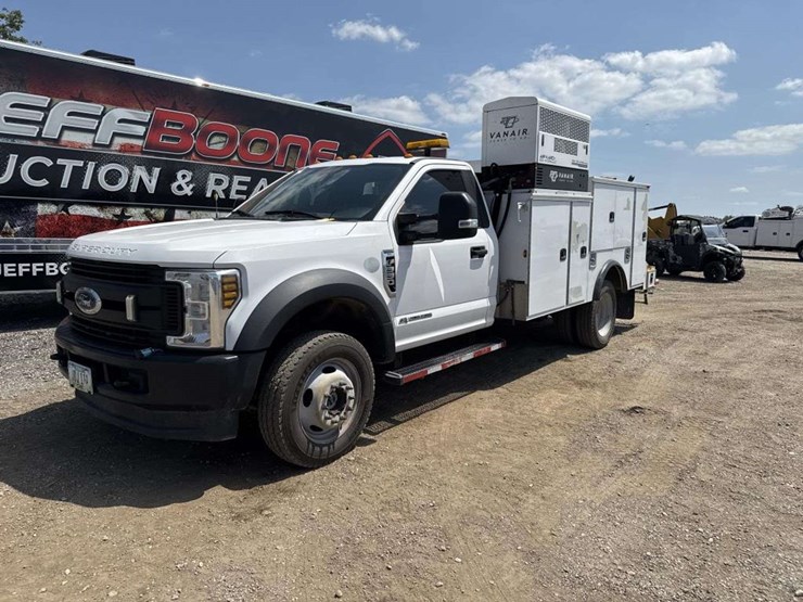 2019-ford-f550-image-1