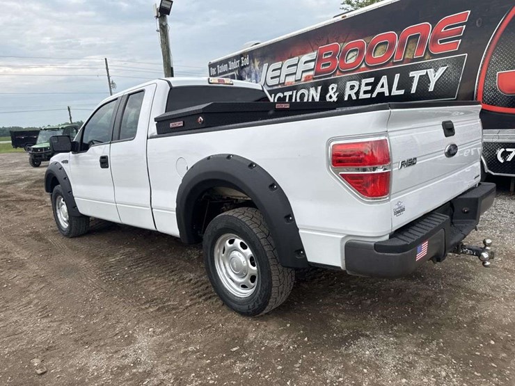2014-ford-f150-xl-image-2