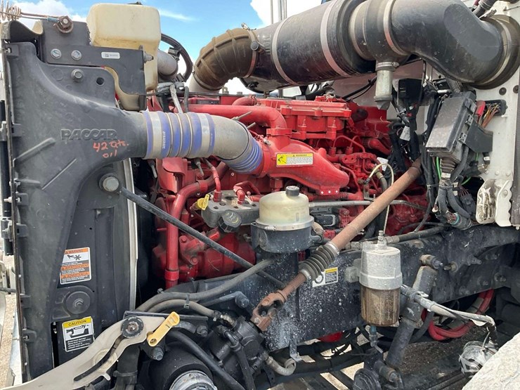 2017-peterbilt-365-image-7