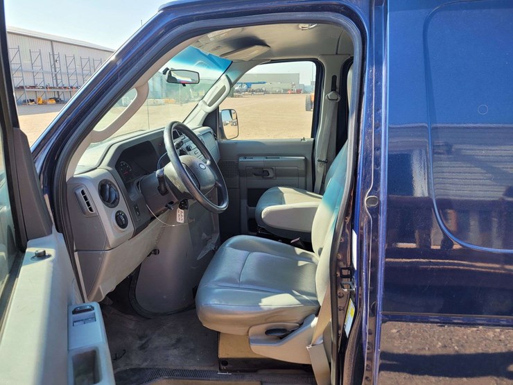 2013-ford-e150-image-15