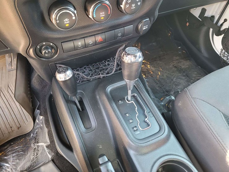2017-jeep-wrangler-image-17