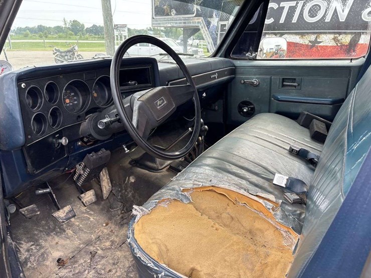 1986-chevrolet-custom-deluxe-20-image-13