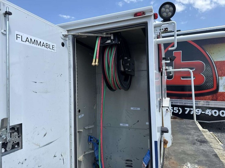 2019-ford-f550-image-16