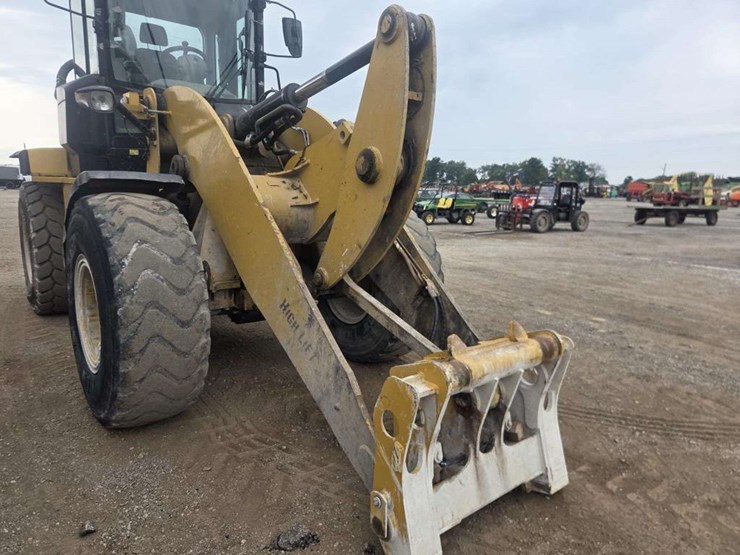 caterpillar-930k-image-9