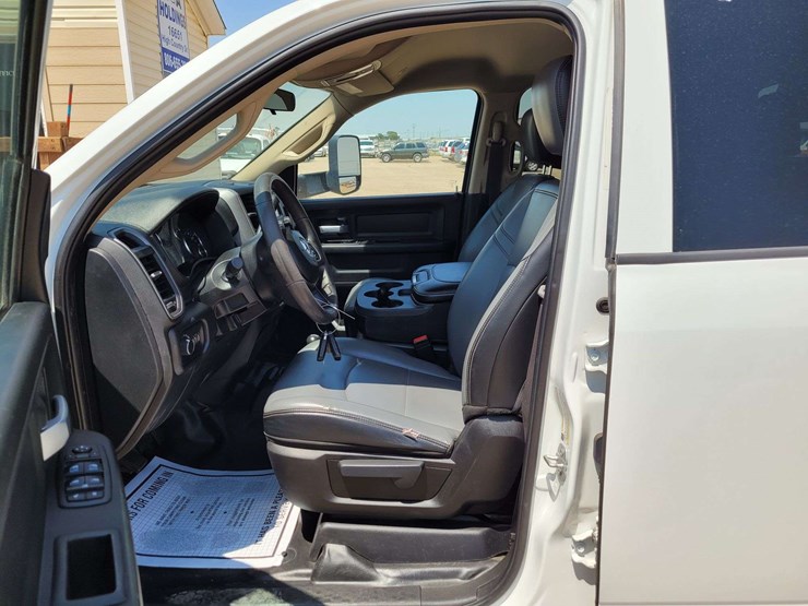 2019-dodge-3500-image-15