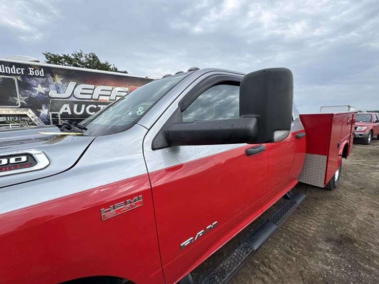 2019-dodge-ram-3500-image-8