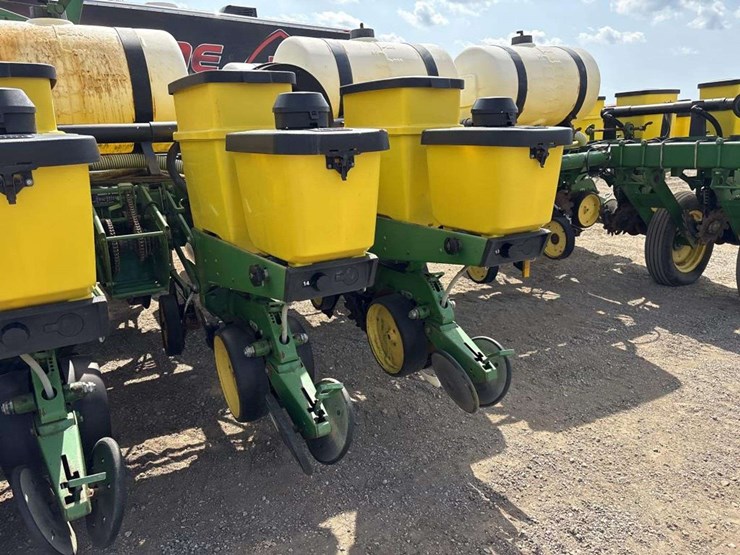 john-deere-7200-image-9