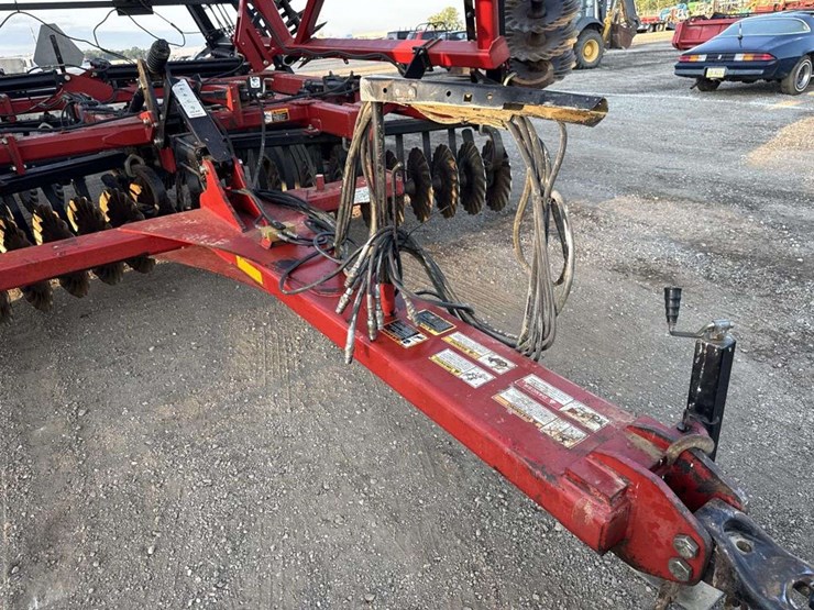 case-ih-330-image-5