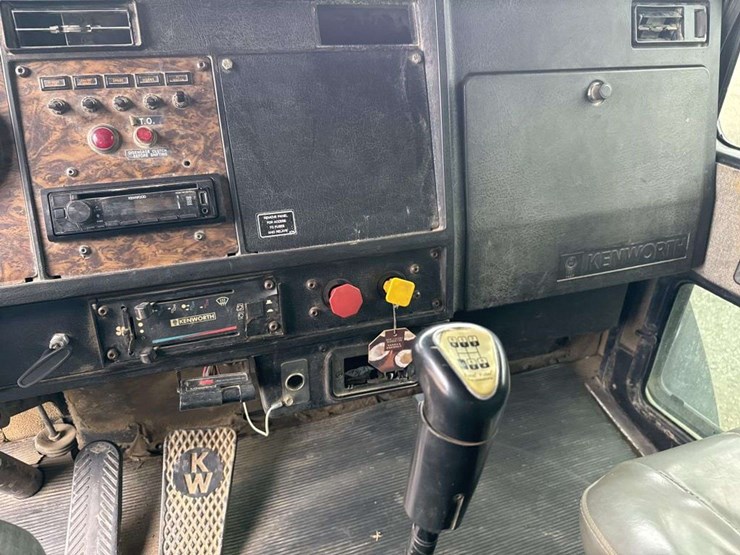 1998-kenworth-t300-image-20