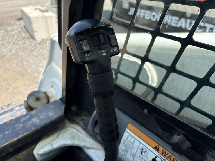 bobcat-t250-image-15