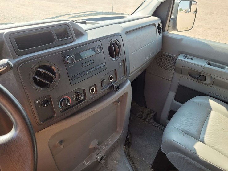 2013-ford-e150-image-17