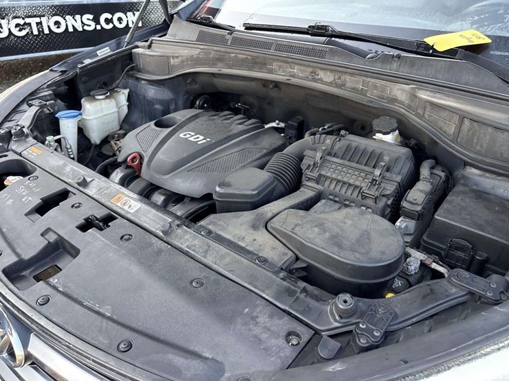 2015-hyundai-santa-fe-image-16