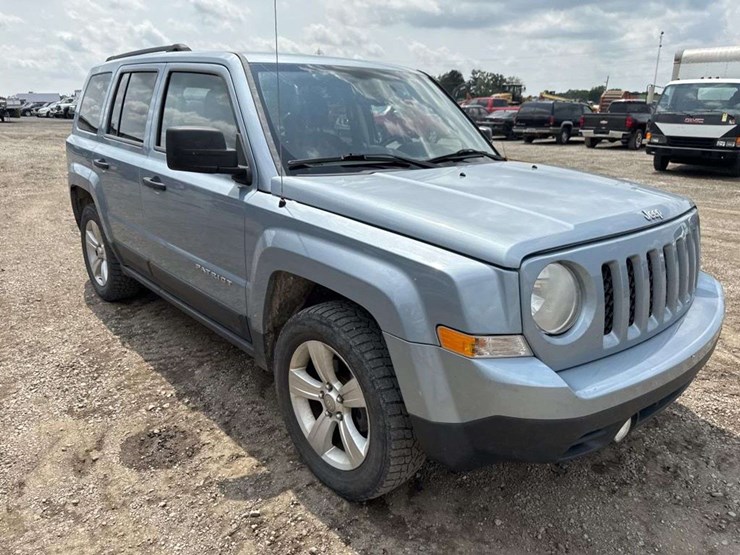 2013-jeep-patriot-sport-image-4