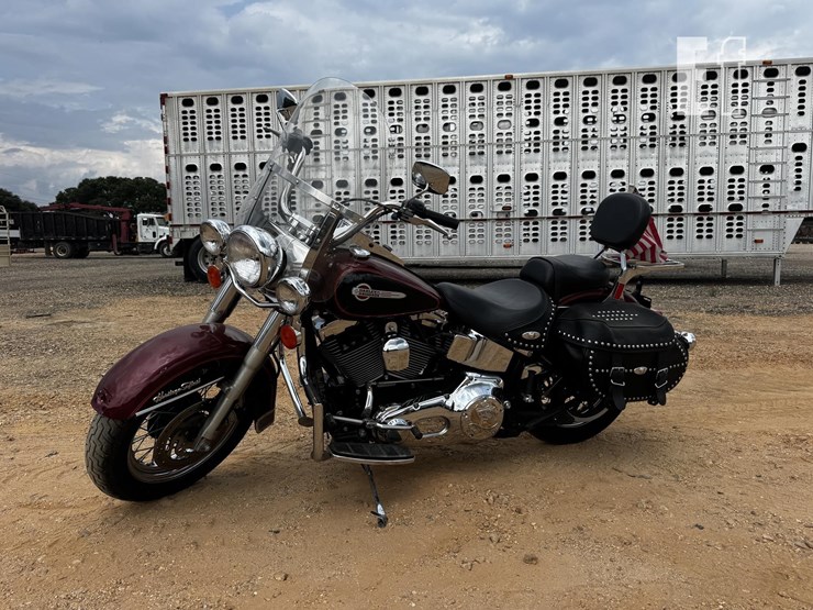 2002-harley-davidson-heritage-softail-classic-image-1