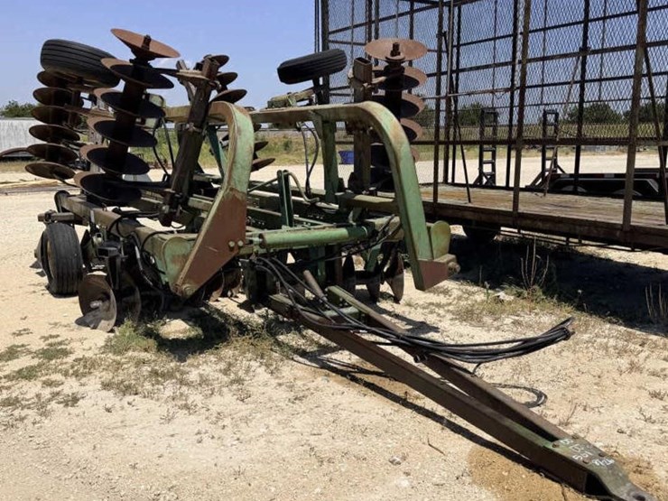 john-deere-230-image-2