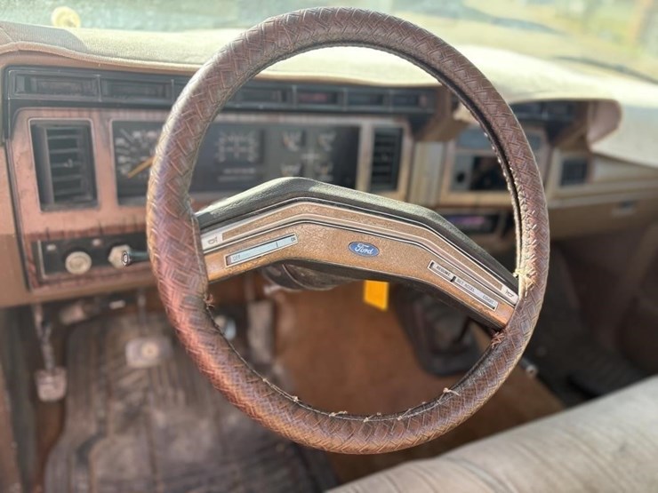1983-ford-f350-image-16