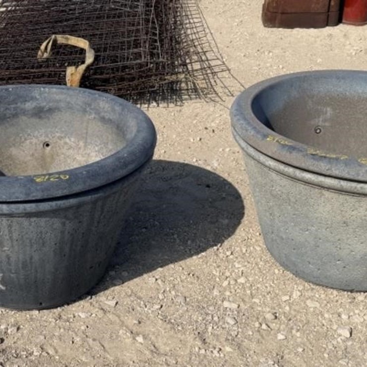 L3 - Concrete Planters