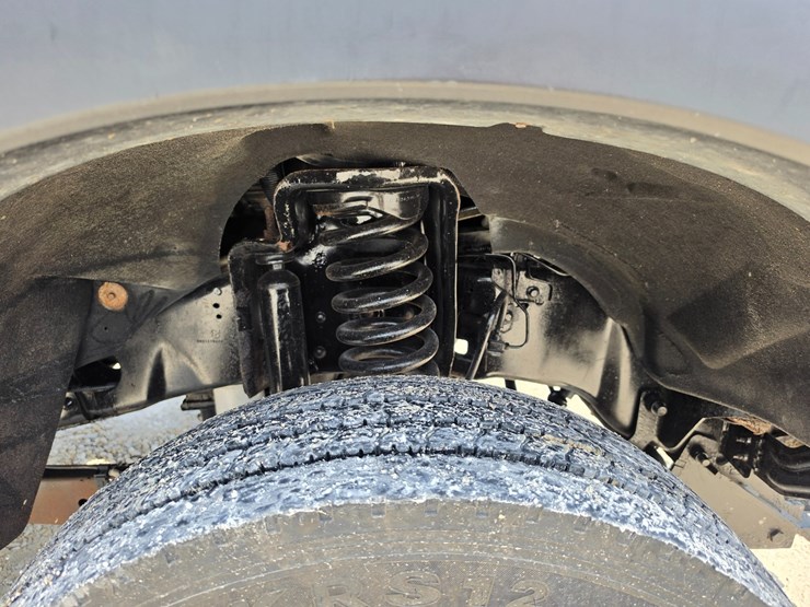 2011-ford-f550-image-18
